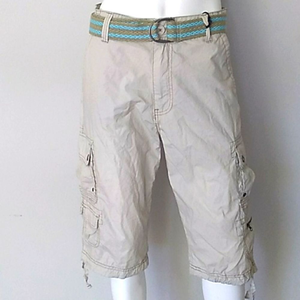 Plugg Cream Capri's w/ Belt. Sz 30 NWT